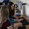 5 Reporterinnen bei der Arbeit